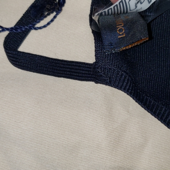 Face Covering Designer Accessory by Louis Vuitton - Picture 7 of 11